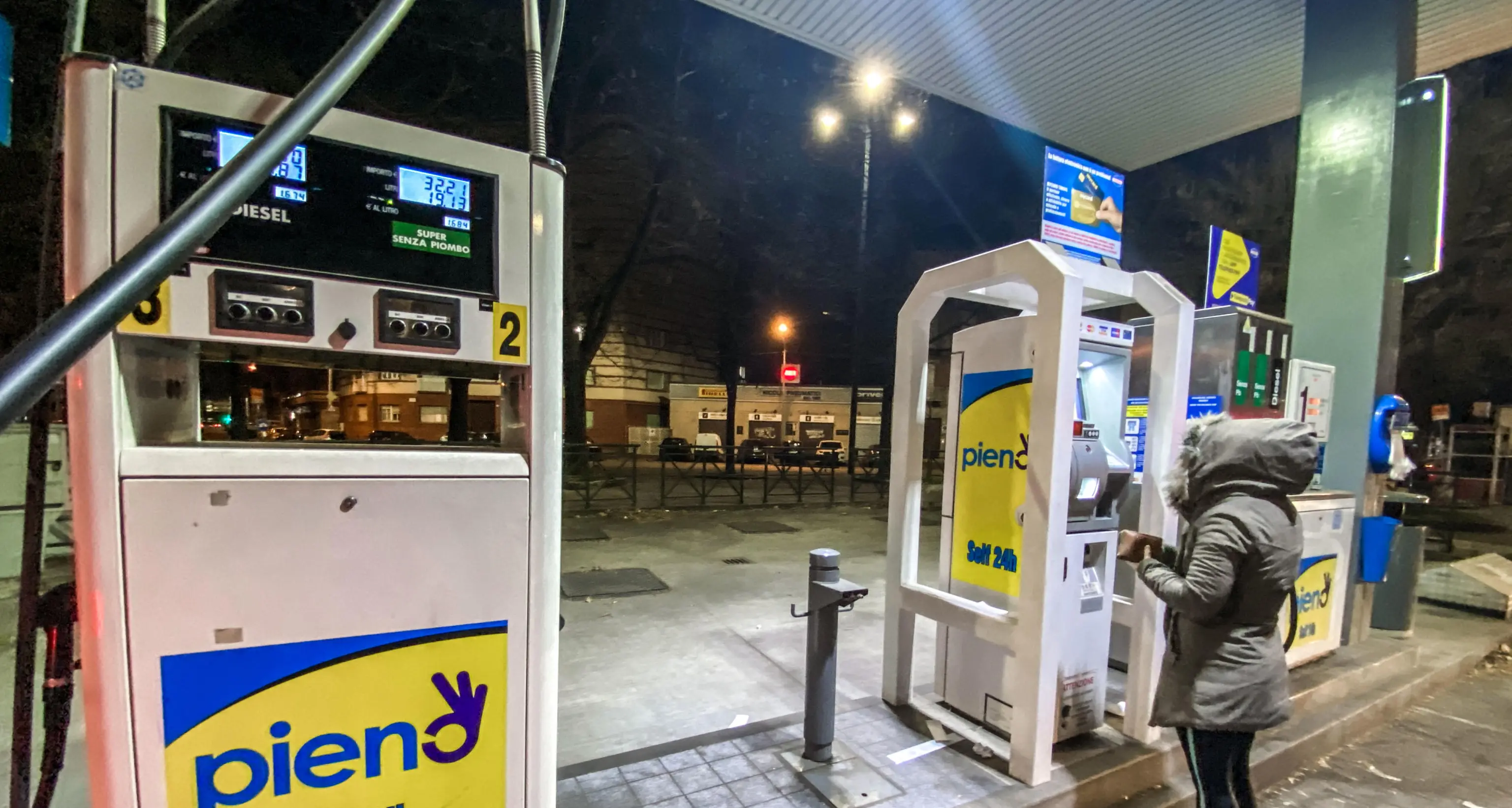 Caro carburanti, i sindacati chiedono buoni benzina per tutti i dipendenti metalmeccanici