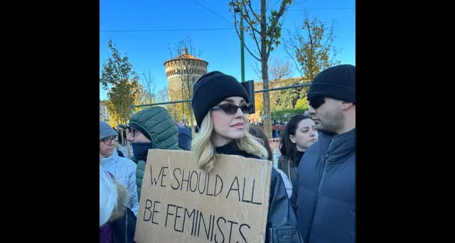 25 novembre: Chiara Ferragni in piazza, 'dovremmo esserci tutti'