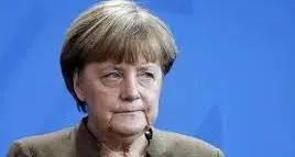 Angela Merkel derubata mentre fa la spesa al supermercato