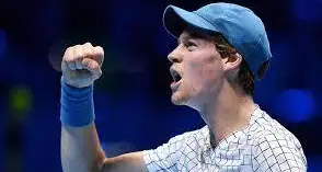 Australian Open, Sinner parte alla grande: Edmund sconfitto per 3-0 in un’ora e 56 minuti