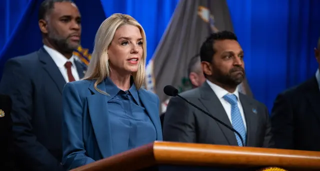 La ministra della Giustizia Usa a Minneapolis: 'Nessuno è sopra la legge'
