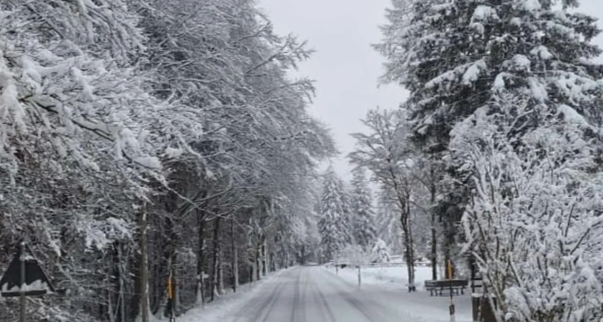 Neve anche a bassa quota. Più in alto attesi altri 20 centimetri entro sera