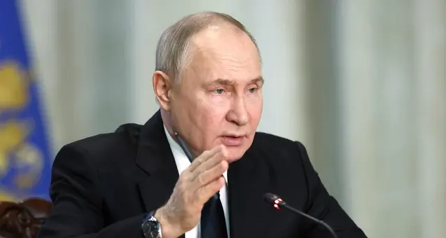 Ucraina, Putin: colpiremmo gli F-16 anche negli aeroporti Nato