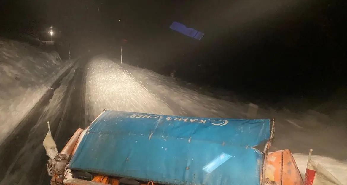 Ancora neve nella notte in Trentino, caduti fino a 20 centimetri. Ma nel pomeriggio migliora