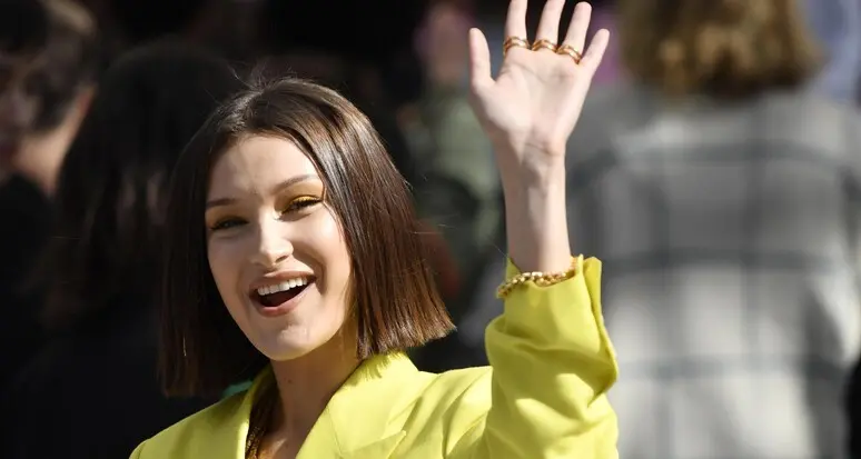 Via la top model palestinese Bella Hadid: per la campagna di Natale Dior sceglie l'israeliana May Tager