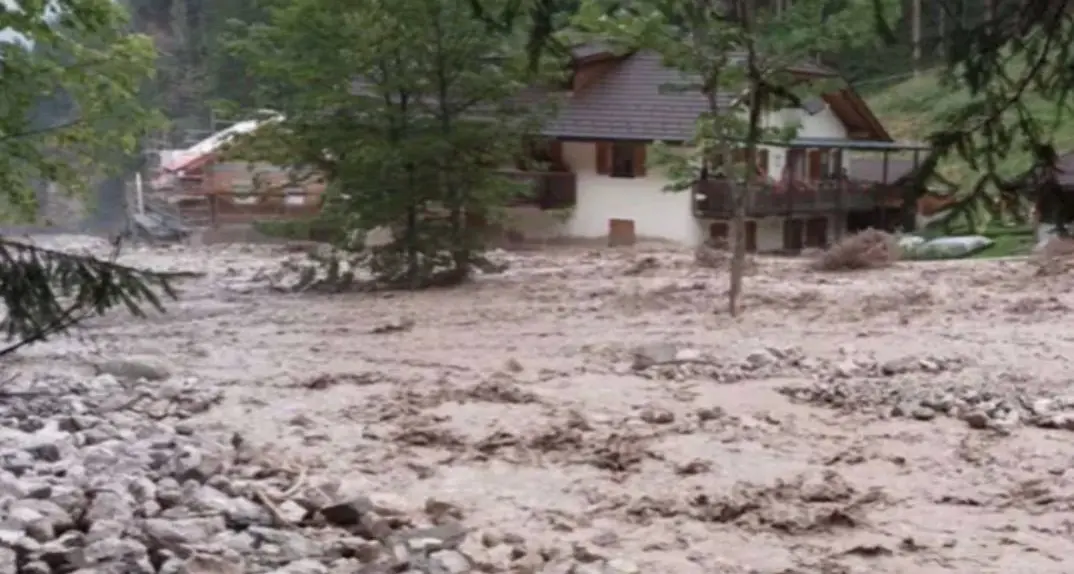 Pusteria, raccolta fondi per supportare una famiglia costretta a lasciare casa dopo l’alluvione