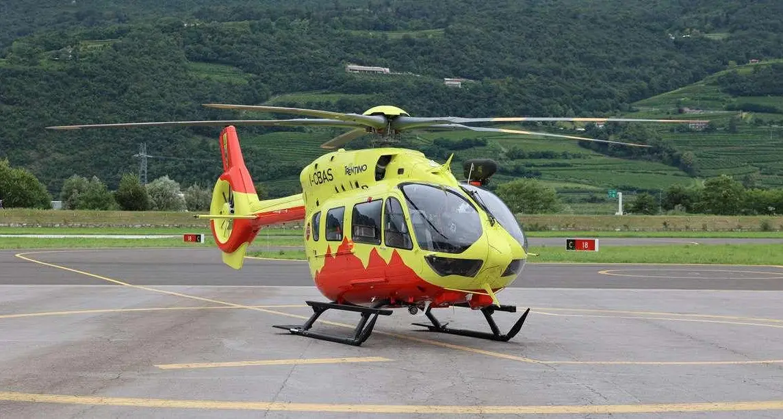 Rovereto, operaio cade dall'impalcatura in zona industriale: grave al Santa Chiara