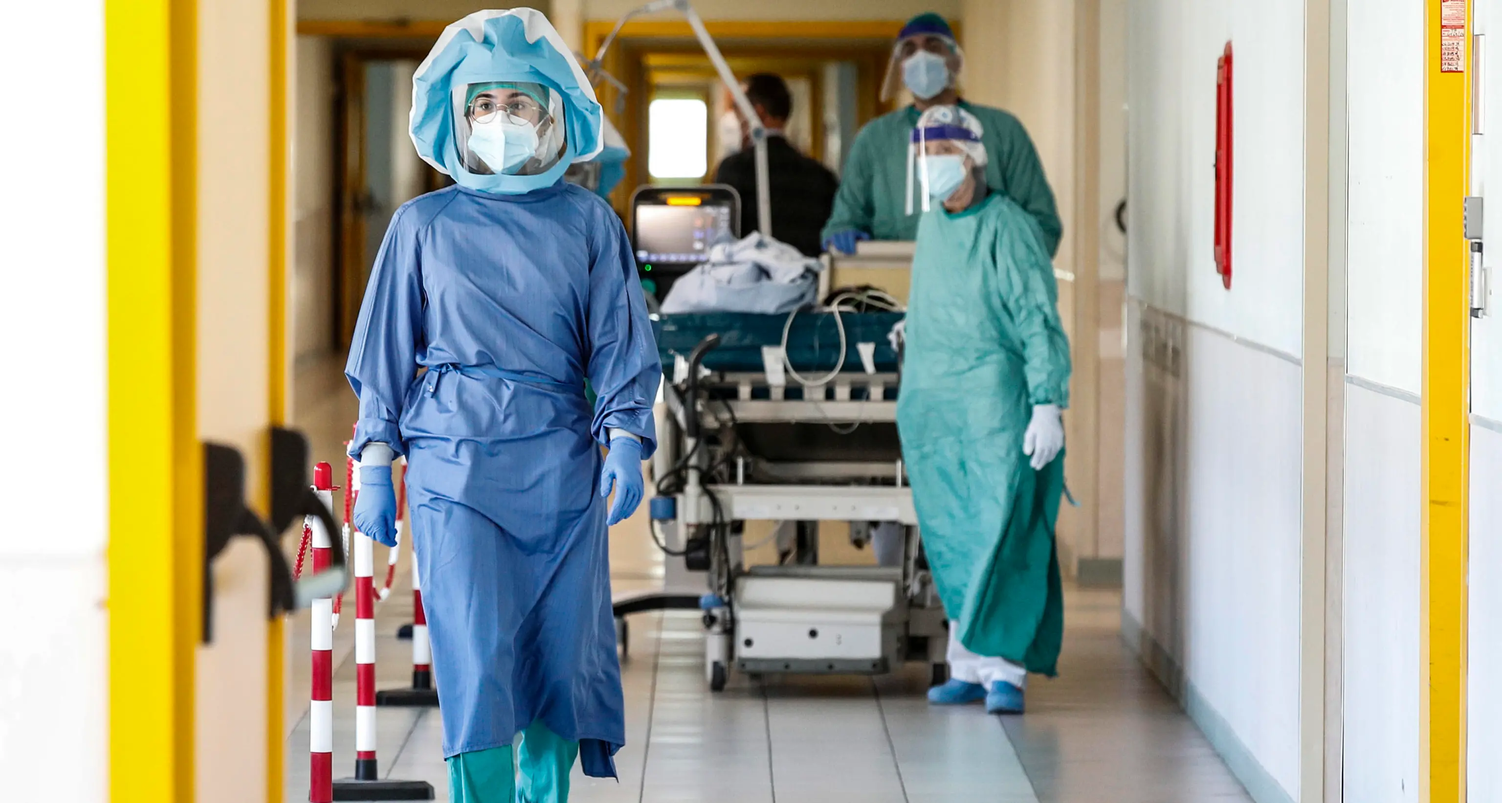 Oltre duemila no-vax lavorano nella sanità trentina, ora il pugno duro: ultimatum dell’Azienda