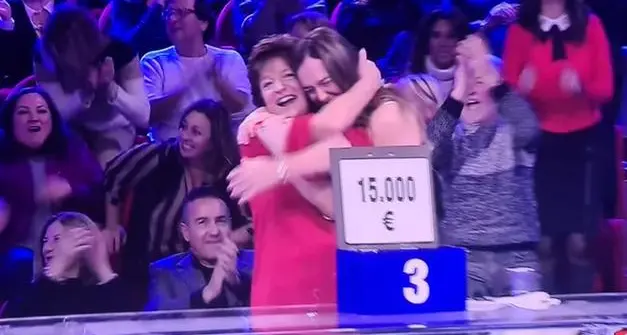 Elisa, dalla val dei Mocheni al \"bottino\" ad Affari tuoi: con la mamma, vince 15 mila euro