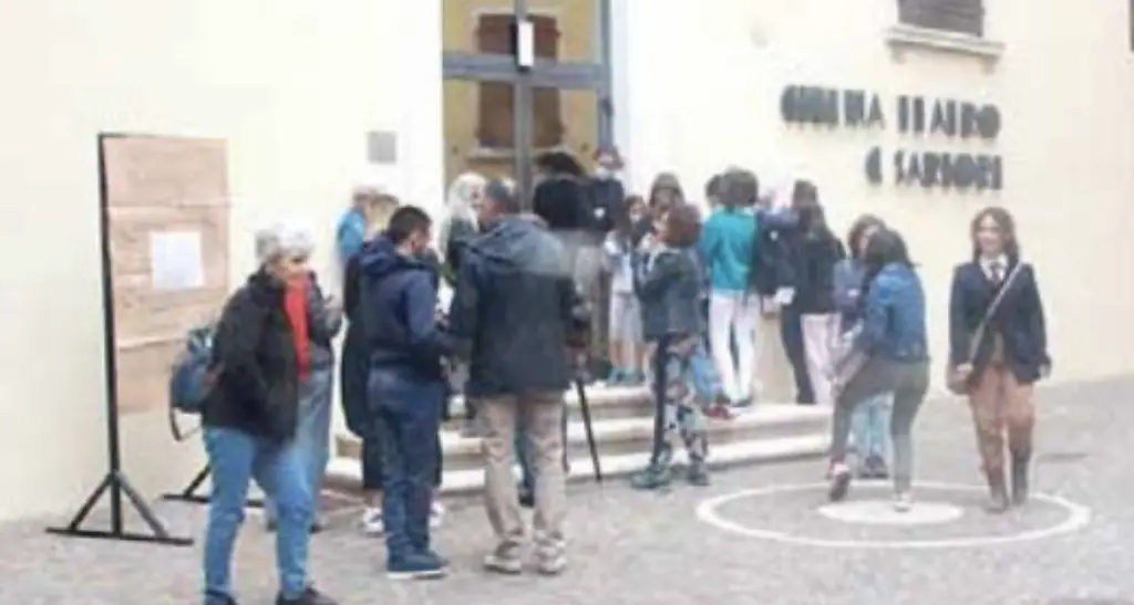 Tutti in fila per «Nina dei lupi»: in centinaia per le comparse