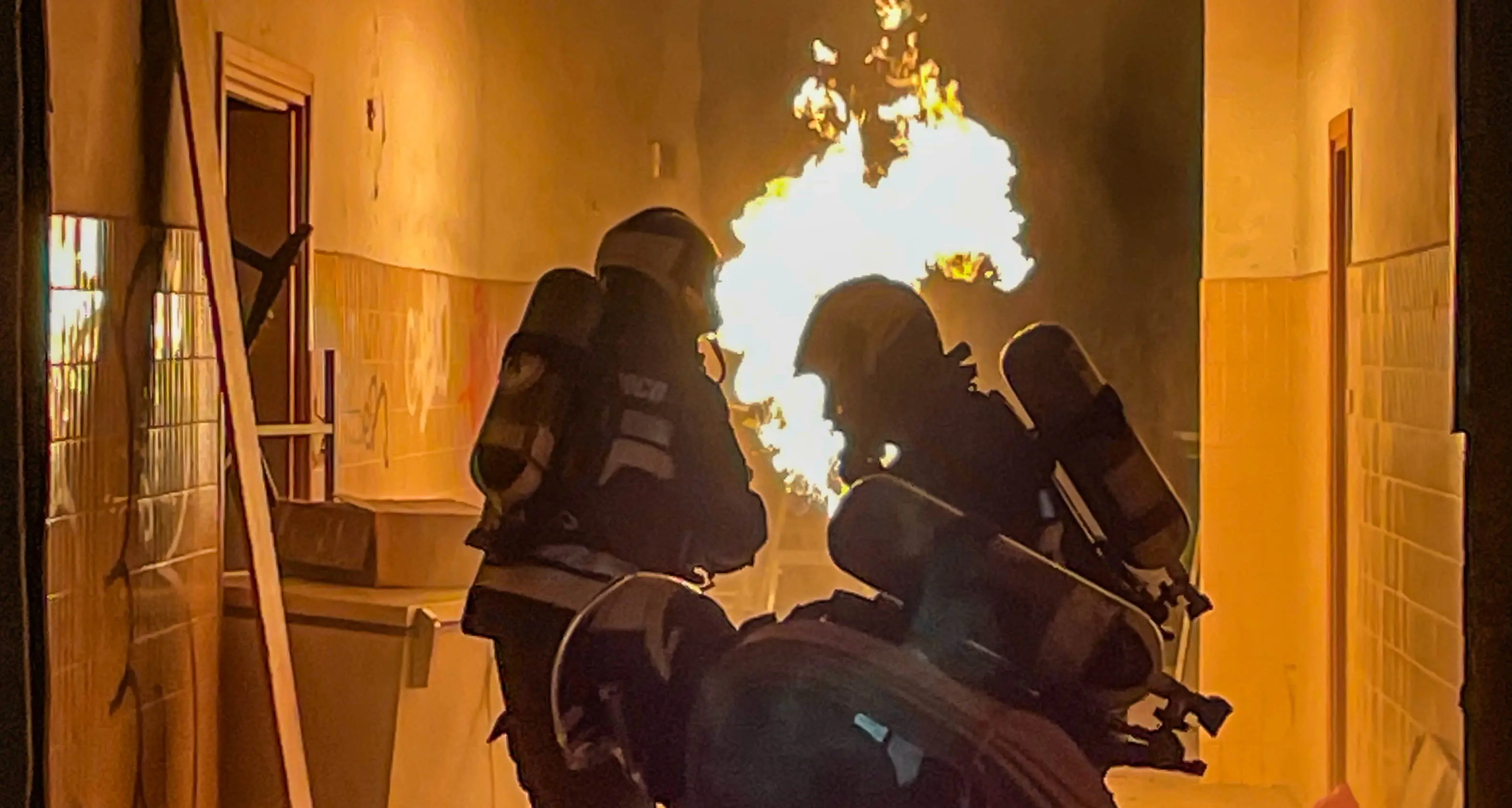 Getta il mozzicone nel cestino, allarme incendio in una stanza del Santa Chiara
