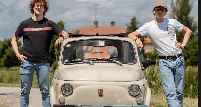 Dal Bleggio a Capo Nord e ritorno: in due, su una Cinquecento d'epoca (originale, del 1971)