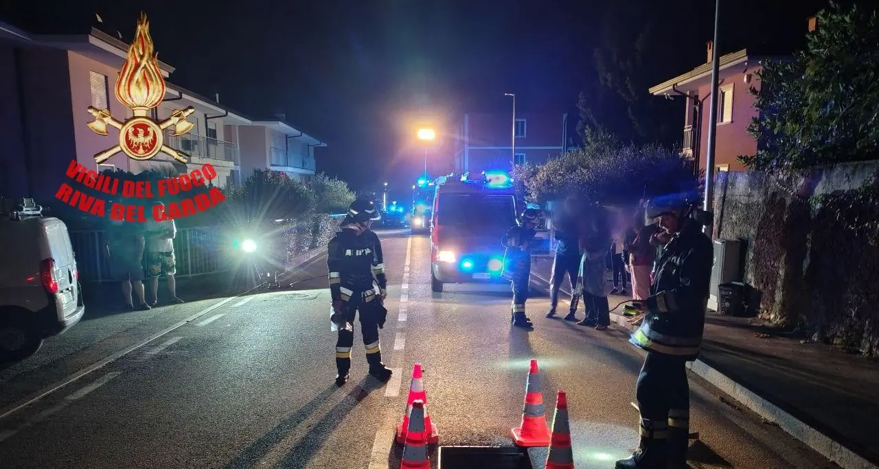 Riva, esplosione in via Negrelli: blackout in gran parte della Busa