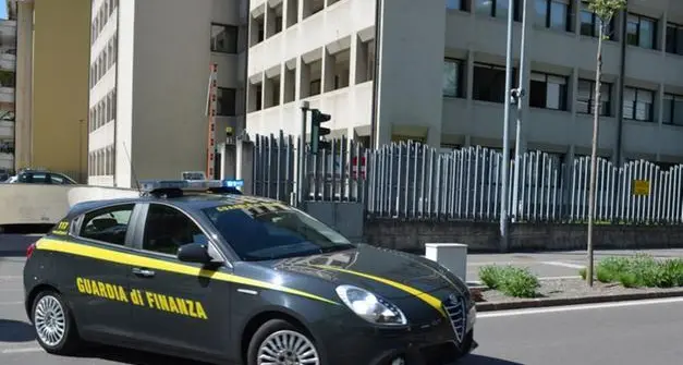 Fermato in centro a Merano, aveva 50 dosi di cocaina: incensurato, finisce ai domiciliari