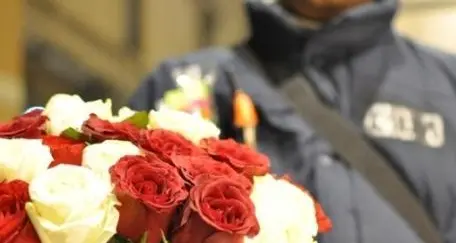 Vendita abusiva di fiori, 6 mila euro di sanzioni e 2 daspo urbani