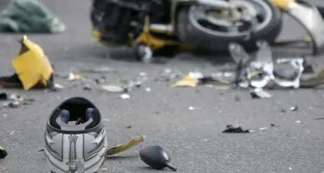 Si schianta contro un furgone, gravissimo un motociclista a Sopramonte