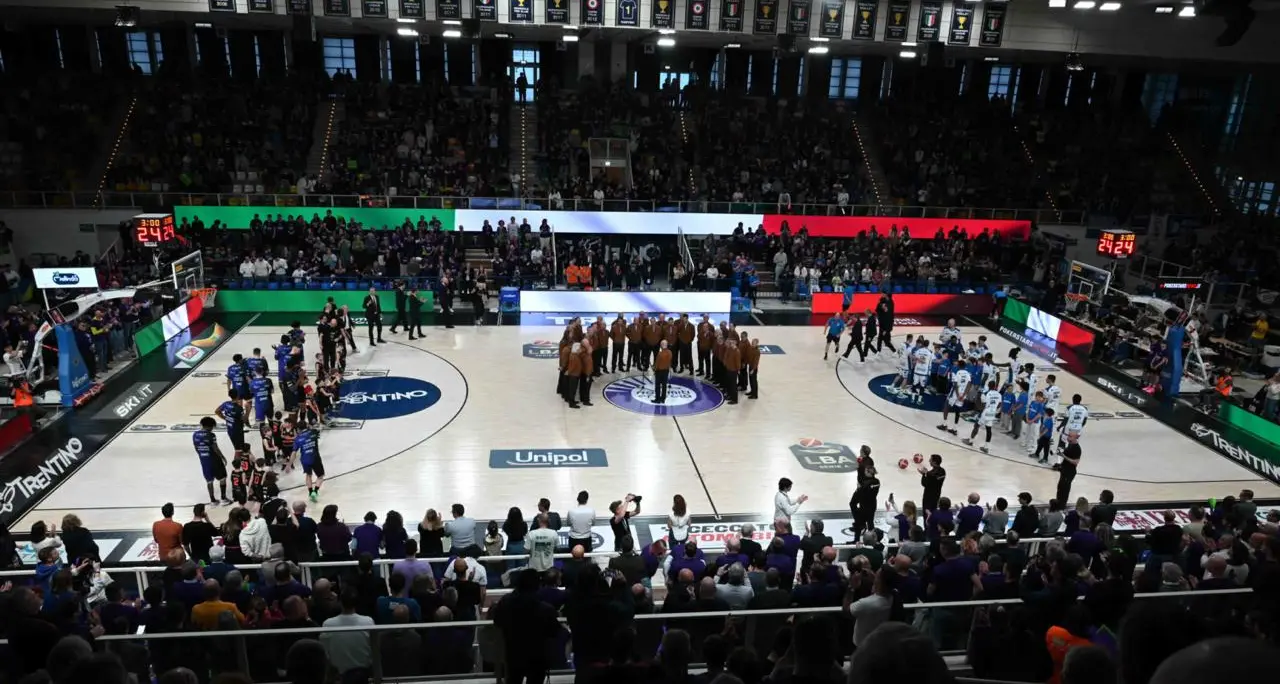 Quarta sconfitta consecutiva per l’Aquila: Brescia s’impone a Trento per 85-77