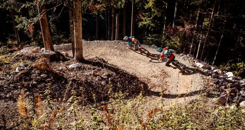 In fin di vita un biker di 29 anni, caduto in Paganella sul percorso di downhill