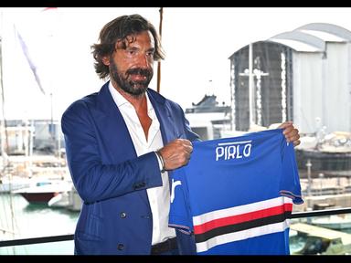 Uffici della federazione calcistica italiana, documenti e scrivanie, atmosfera di tensione amministrativa, immagine di approfondimento