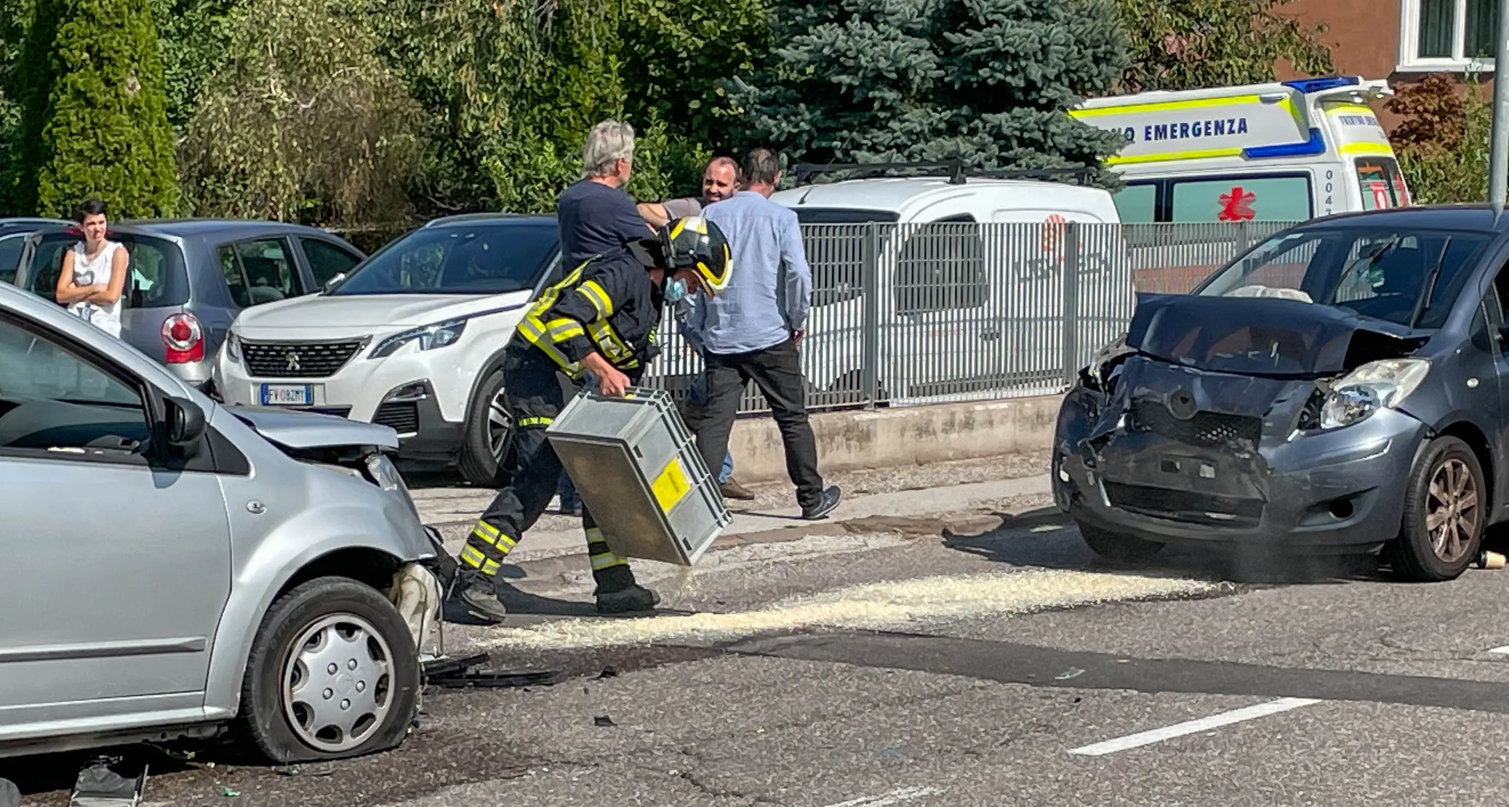 Positivo all’alcoltest, invade la corsia opposta: finisce in ospedale una ragazza