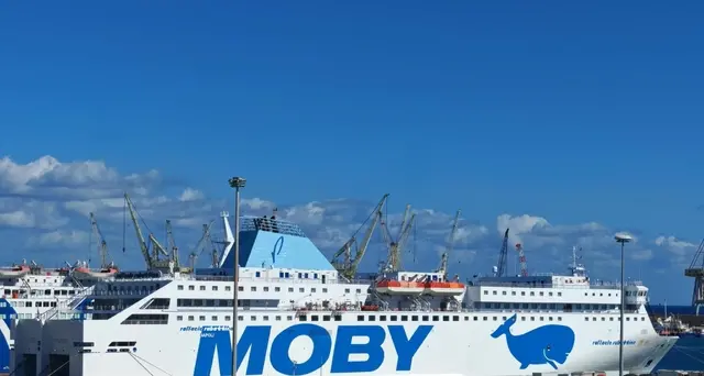 Maltempo in Sardegna: navi ferme a Cagliari e Olbia, voli regolari