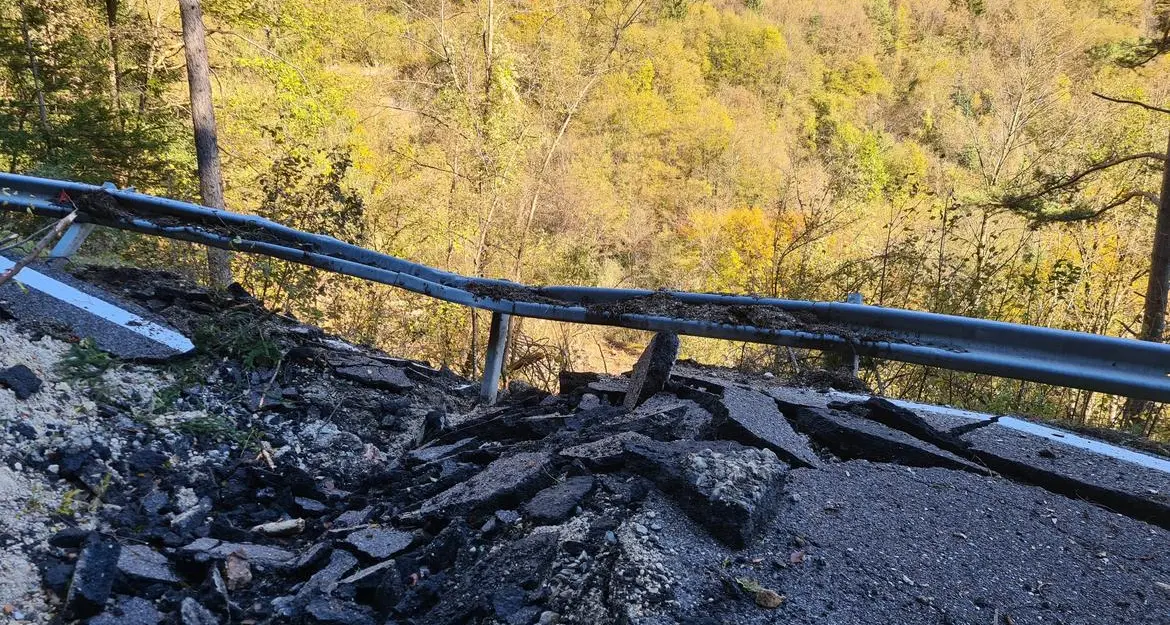 Folgaria, giovedì mattina riapre la statale per la Valdastico dopo i lavori e il brillamento della roccia a Busatti