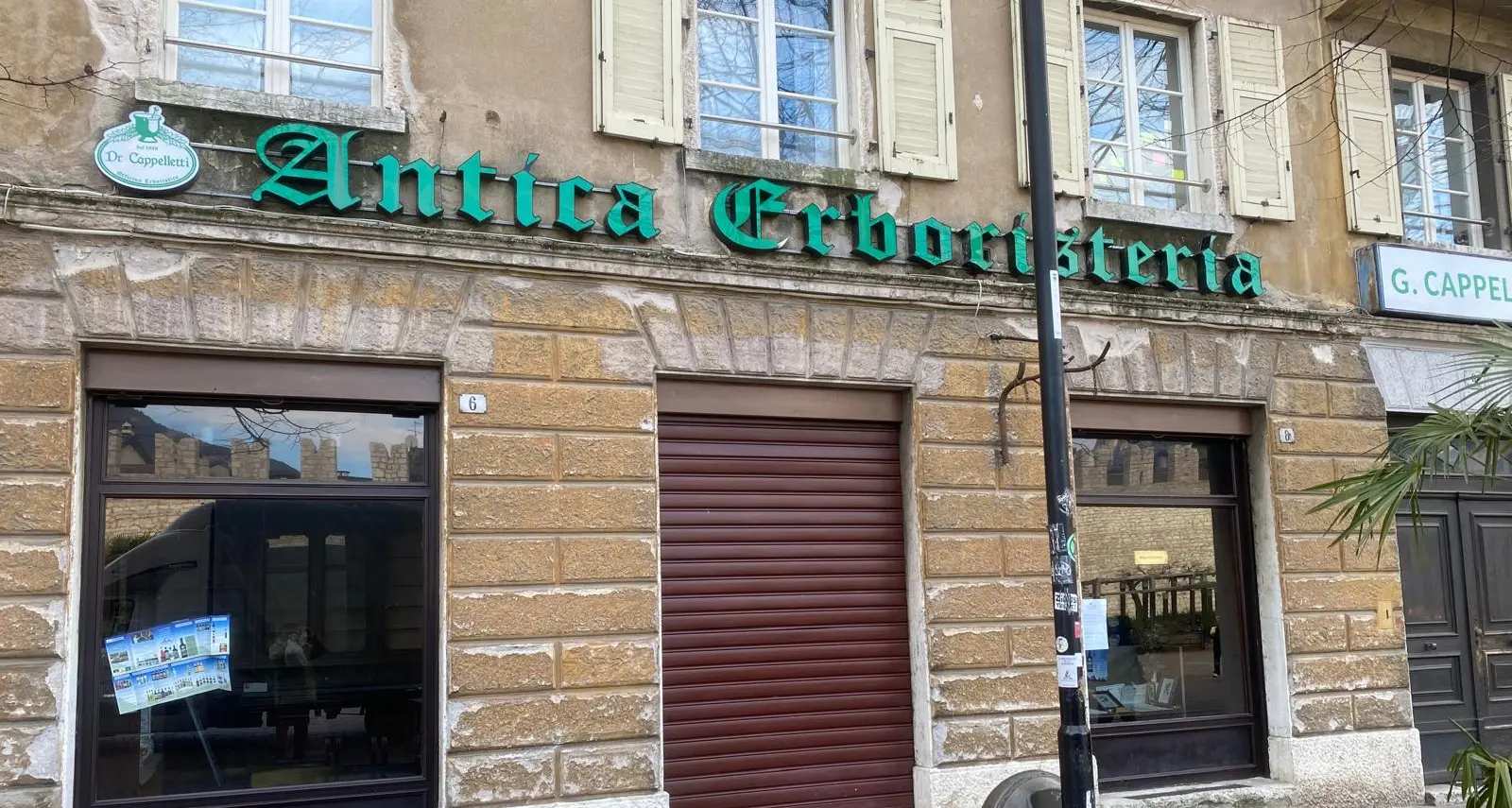 L'erboristeria Cappelletti di piazza Fiera ha chiuso: addio a un altro storico negozio, era lì dal 1912