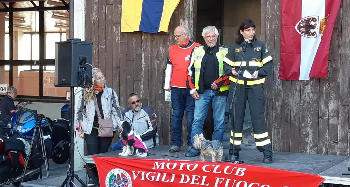 Tappa a Trento per il motoraduno del “Moto Club Vigili del Fuoco Italia”