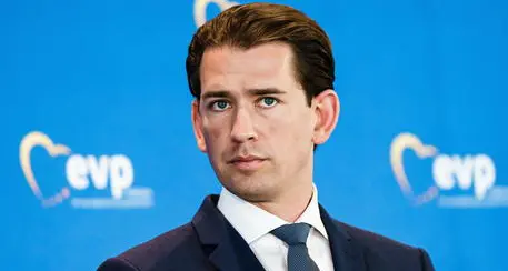 Favoreggiamento della corruzione, Sebastian Kurz ha rassegnato le dimissioni
