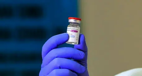 Vaccini, l'Unione europea non rinnova il contratto con Astrazeneca