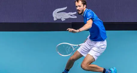 Sinner non ce l’ha fatta: al russo Medvedev il torneo di Miami