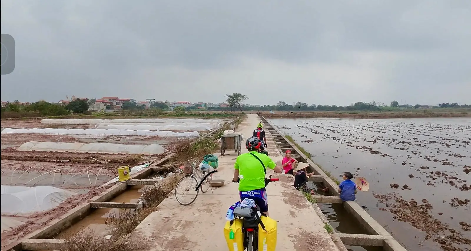 Da Hanoi a Saigon: cinque amici in bici / 5
