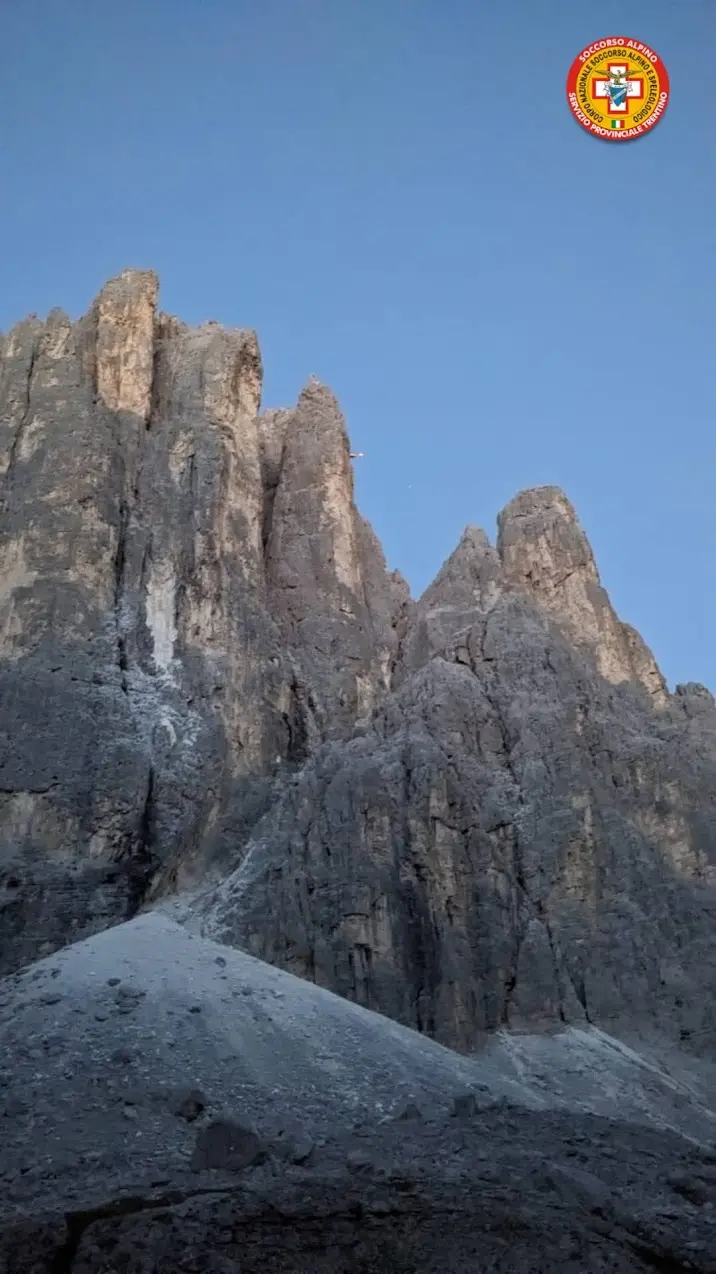 Pale di San Martino, climber straniera scivola lungo un canale di ghiaia: illesa la compagna di cordata