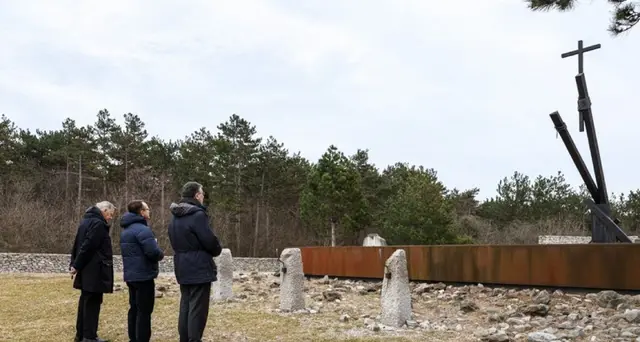Giorno del Ricordo: Vescovo Trieste alla Foiba di Basovizza