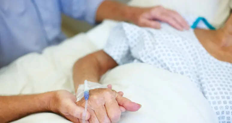 Fine vita, domande di aiuto in aumento: nell’ultimo anno 185 chiamate al numero bianco