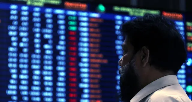 Borsa: Milano sale con le banche, l'Europa guarda alle trimestrali