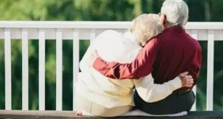 L'amore finito e i 60 mila euro da risarcire: l'anziano e la sudamericana in Tribunale