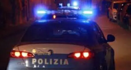 San Martino, rissa fra tre uomini per una donna: calci, pugni e bottigliate, poi arriva la Polizia