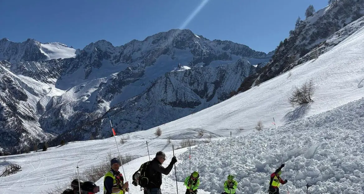 Valanga al Passo del Tonale: la Protezione civile del Trentino richiama alla massima prudenza