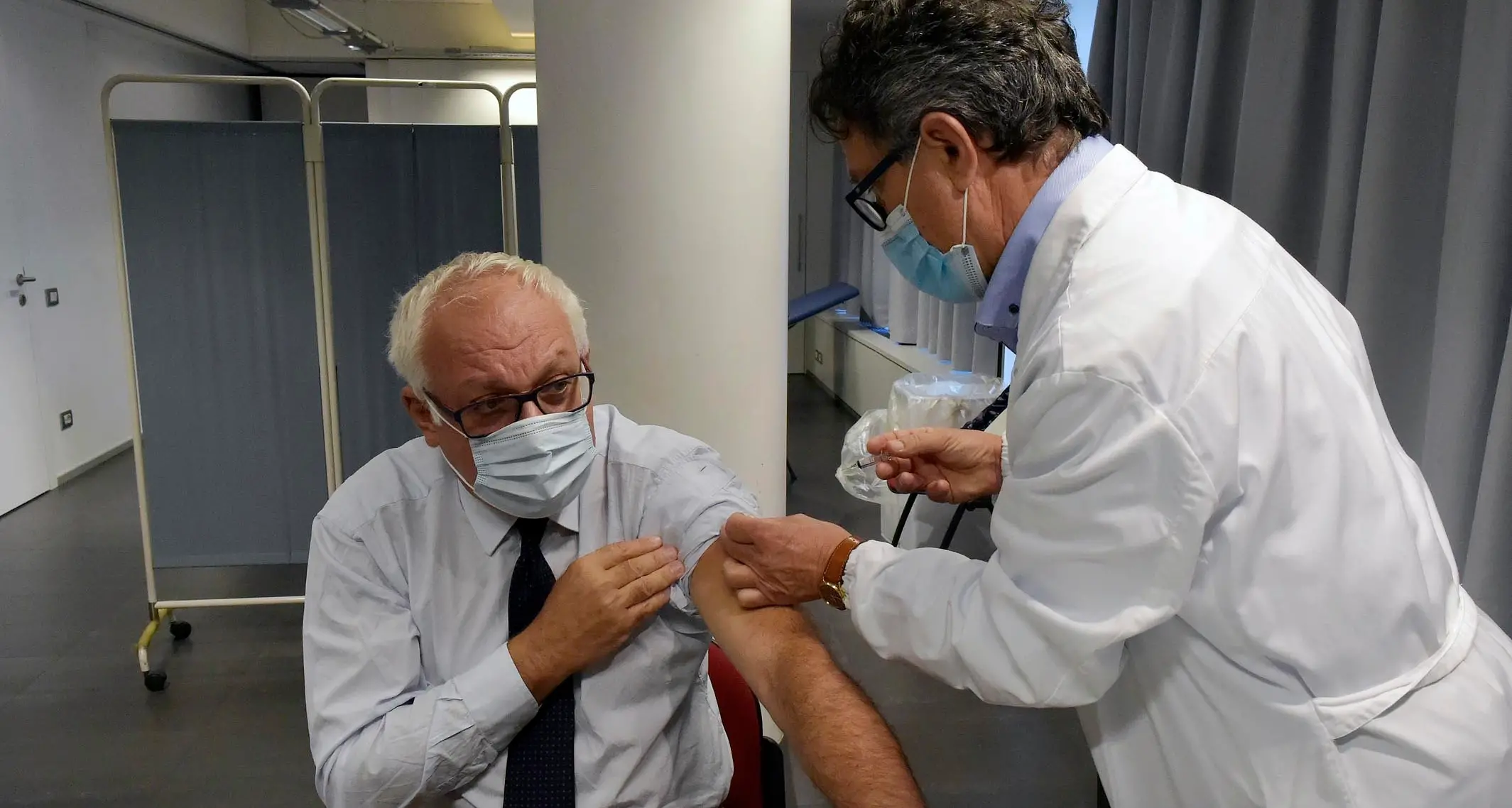 In Veneto vaccinano i diciottenni, nel Lazio i sedicenni. E in Trentino? Da oggi prenotazioni per gli over 40