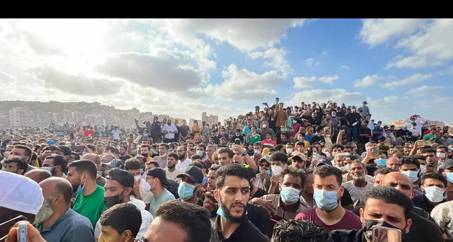 Libia: manifestanti bruciano la casa del sindaco di Derna