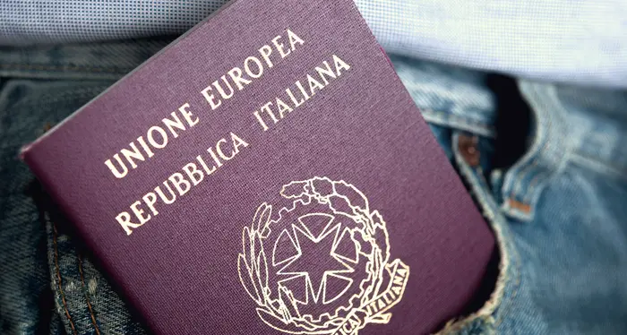 Rubò il portafoglio di un uomo 17 anni fa, le negano la cittadinanza italiana