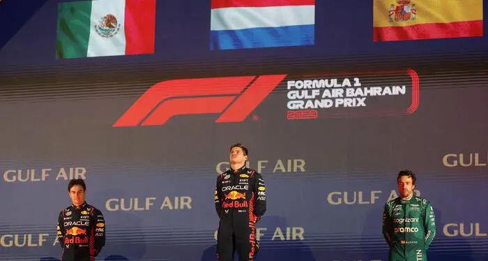 Formula Uno: Verstappen inaugura il gradino più alto, ma Leclerc si ritira