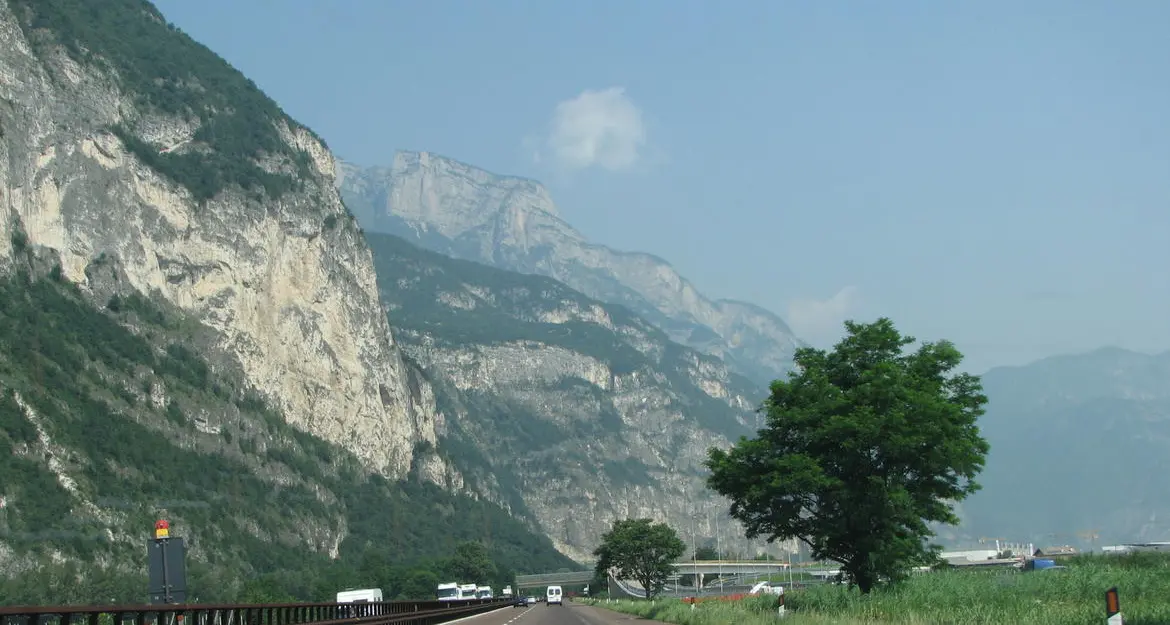 Autostrada gratis fra Trento Nord e Rovereto Sud, la Provincia proroga la misura. Ma finora è stato un fallimento (cifre alla mano)