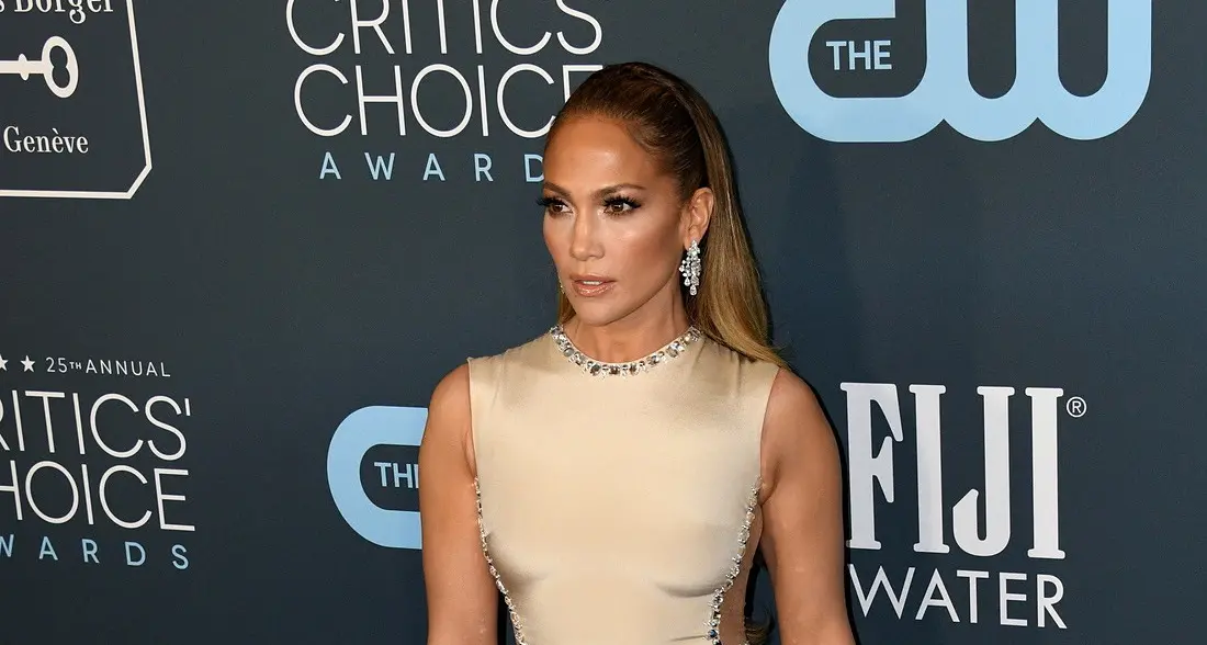 Jennifer Lopez vende la propria villa a Los Angeles per 42,5 milioni