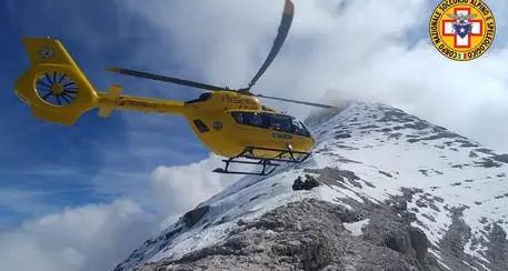 Due sciatori travolti da valanga sopra Cortina, salvati