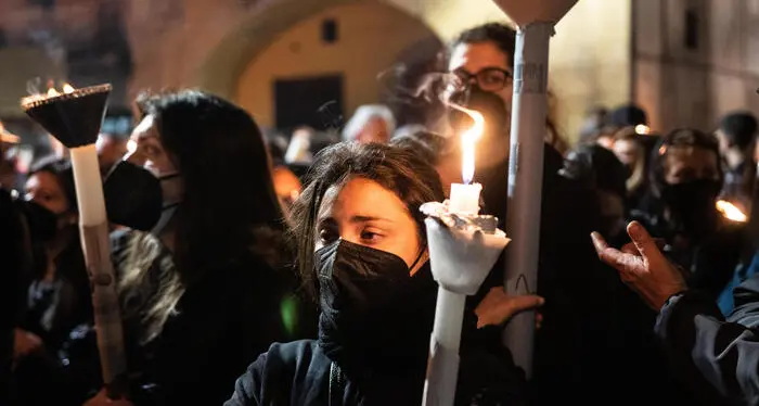 Bestemmiano durante processione del Venerdì Santo, le forze dell’ordine cercano i responsabili