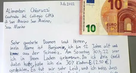 “Ho rubato ovetto cioccolato”: il ragazzino pentito scrive al negoziante
