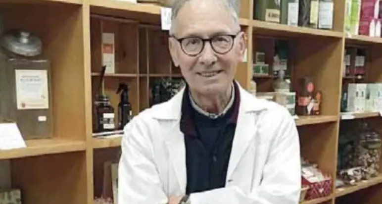 Vecli, il dottore delle erbe, lascia: dopo 50 anni chiude l’erboristeria \"Millefoglie\" di via Mazzini