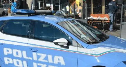 Violentata a 14 anni da uno sconosciuto mentre aspetta l'autobus a Bolzano